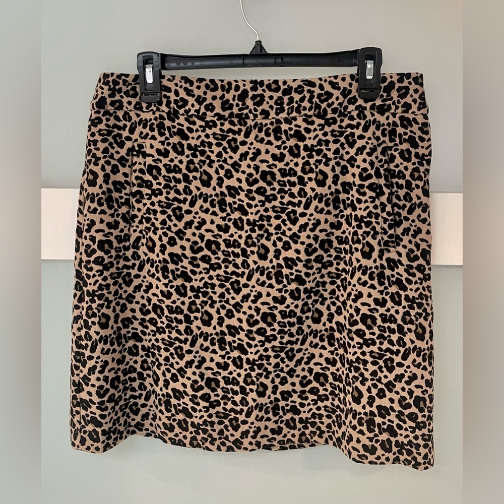 Loft leopard print mini skirt. New without tags. Size 10 Tall